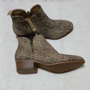 MIA Tan and Black Ankle Boots with Western Influence *Never Worn*